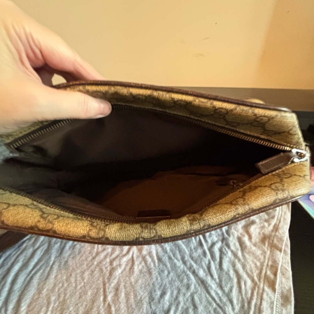 Authentic Vintage Gucci GG Supreme Messenger Bag – Brown/Beige - Picture 5 of 8